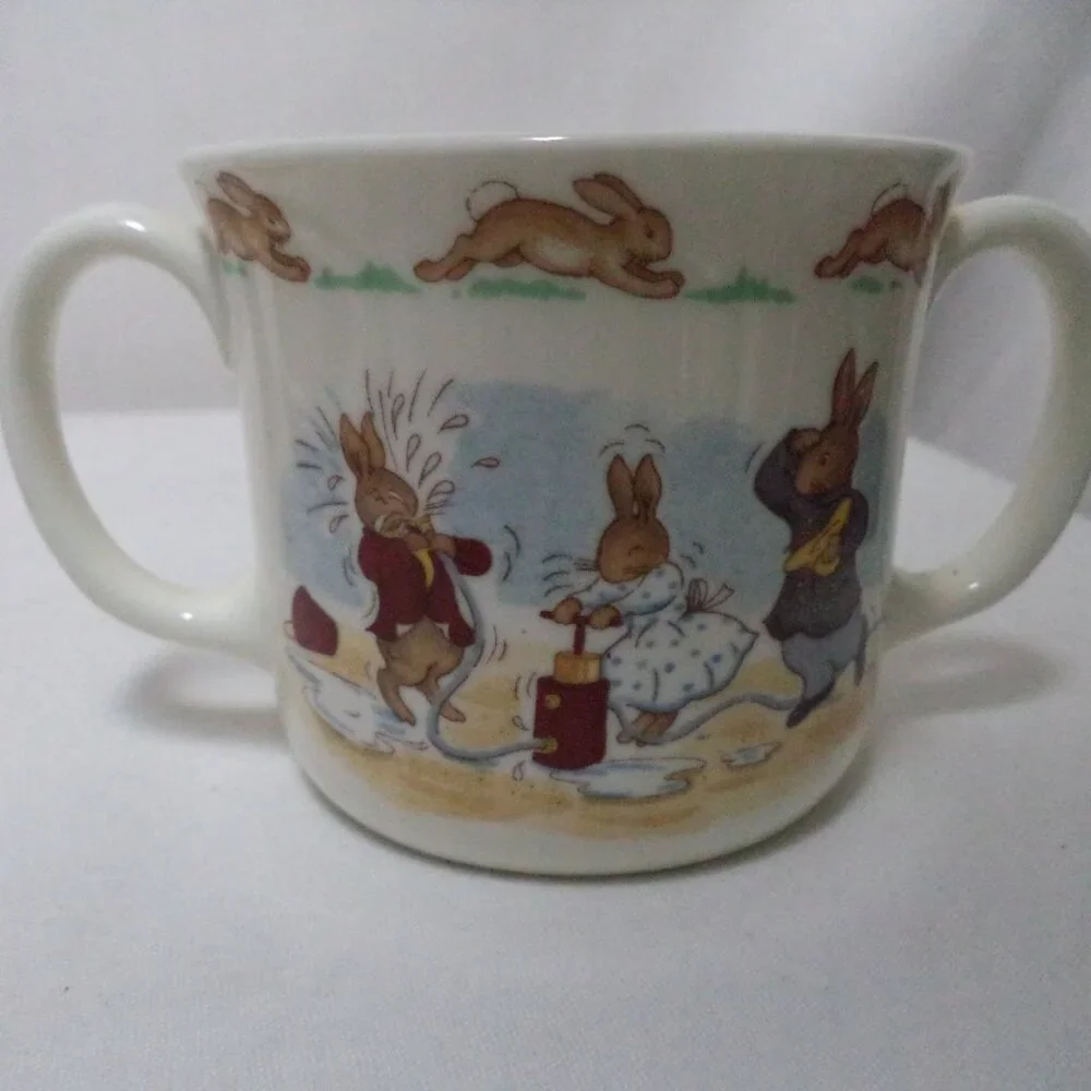 Royal Doulton mint chip